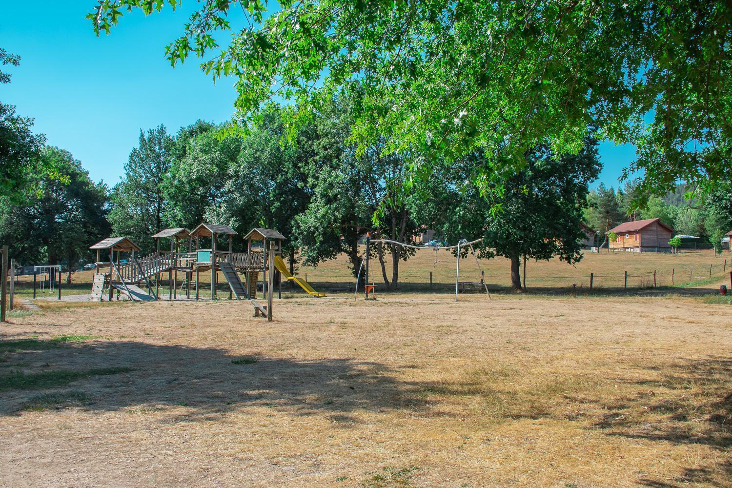 Village De Gites Du Malzieu Le Malzieu-Ville Exterior photo